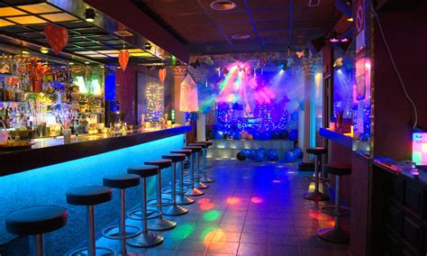 contacto gay girona|LGBT bars and clubs in Girona